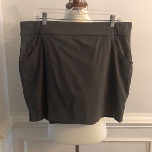 Columbia dri-fit skirt with pockets
